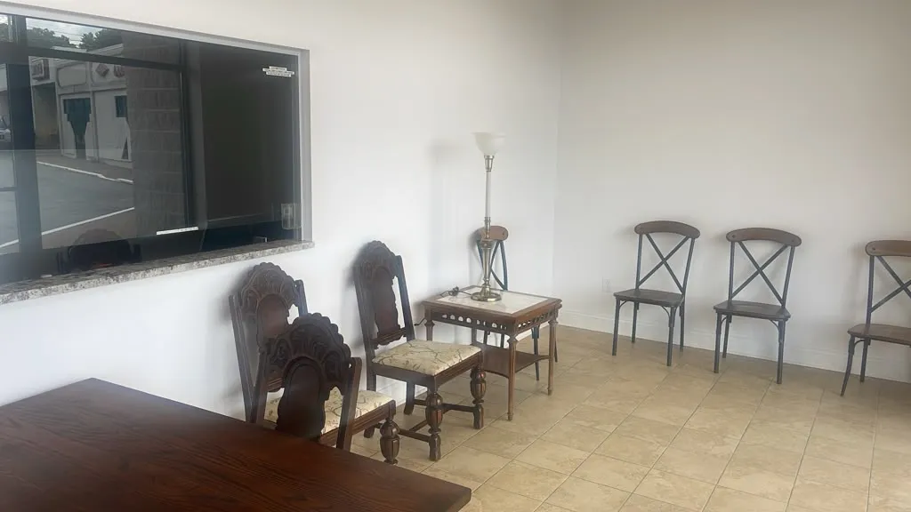 Silver & Gold Exchange waiting area